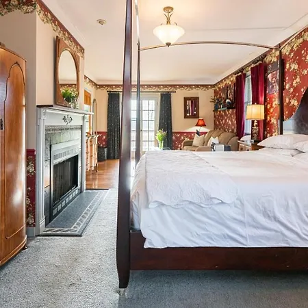 The Reynolds Mansion-2